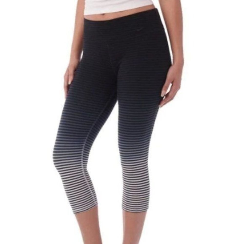 Nike Legend 2.0 Striped Ombre‎ Blue Black Gym Workout Tights Leggings Cropped Sm